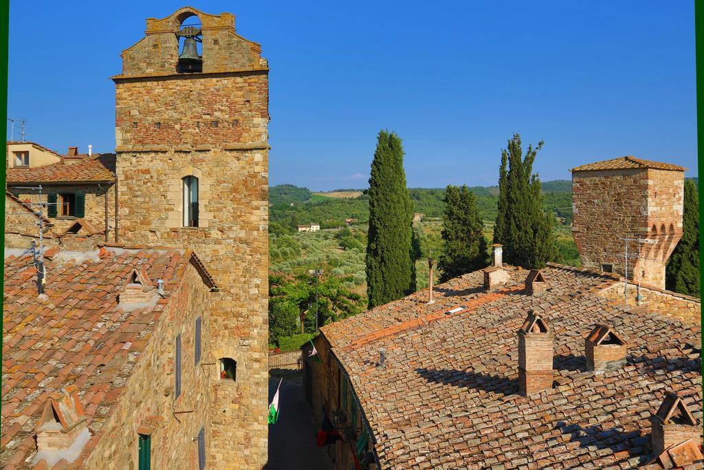 Apartment in B&B Del Giglio San Donato in Poggio Esterno foto